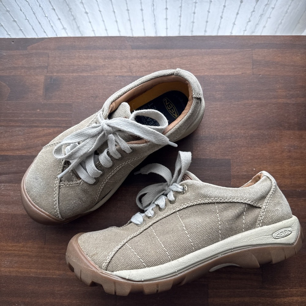 Keen Women's Tan Presidio Canvas Classic Low Sneakers Lace Up Shoes Size 5.5